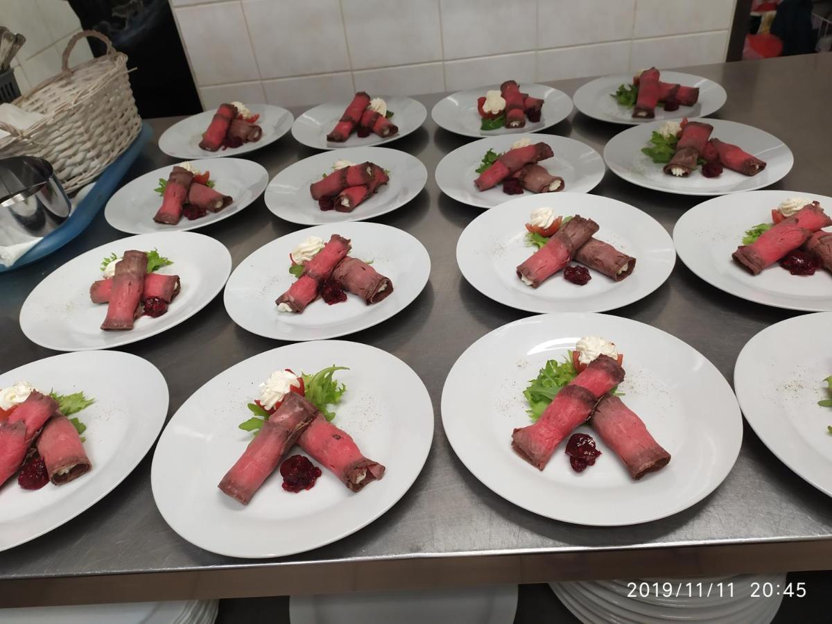 Penzion A Restaurace Nad Hradem คริโวคลาท ภายนอก รูปภาพ