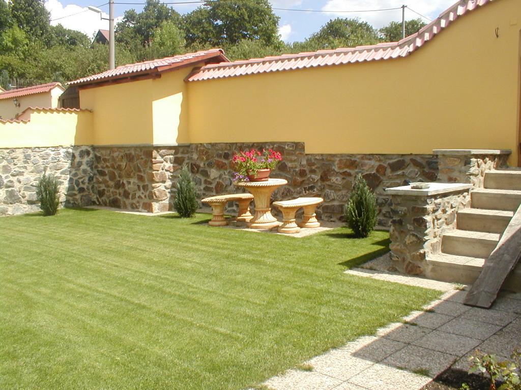Penzion A Restaurace Nad Hradem คริโวคลาท ภายนอก รูปภาพ